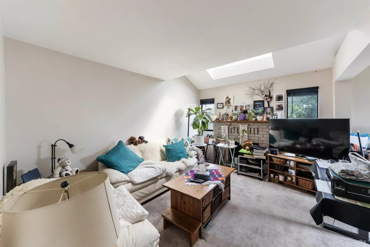 Dining Area Photo of 1215 W 67th Avenue, Vancouver, BC