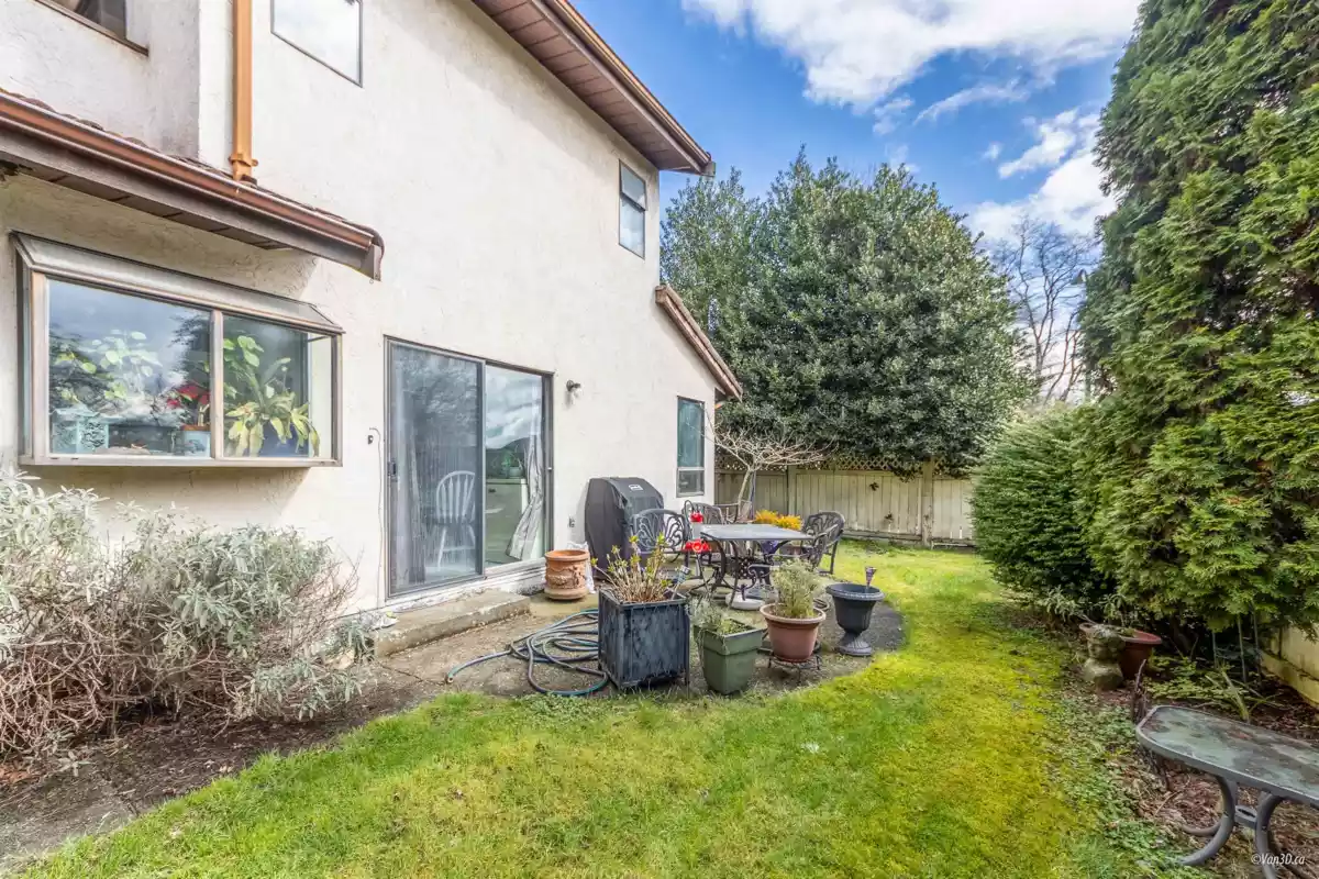 Entry Foyer Photo of 1215 W 67th Avenue, Vancouver, BC