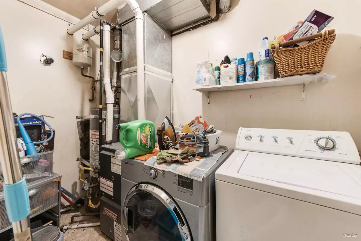 Primary Bathroom Photo of 1215 W 67th Avenue, Vancouver, BC