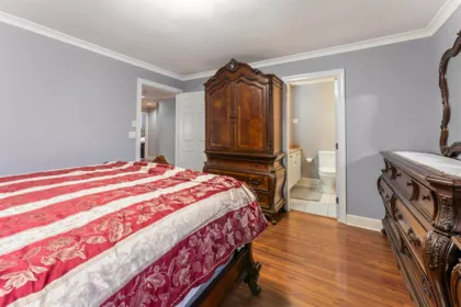 Guest Bathroom Photo of 17381 64 Avenue, Surrey, BC