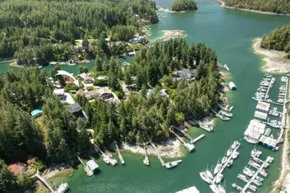 5425 Sans Souci Road, Halfmoon Bay, BC, Halfmoon Bay — Single Family Residence for sale