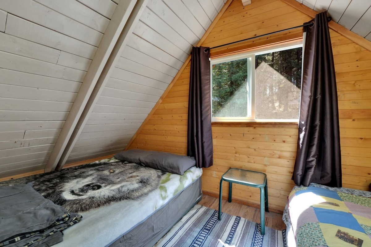 Entry Foyer Photo of BLK C DL 2604 Long Island, Harrison Hot Springs, BC