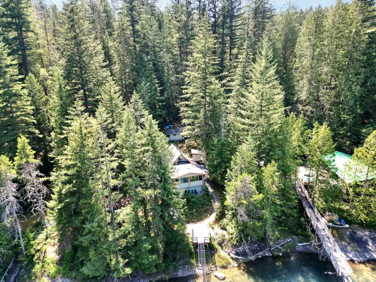 Family Room Photo of BLK C DL 2604 Long Island, Harrison Hot Springs, BC