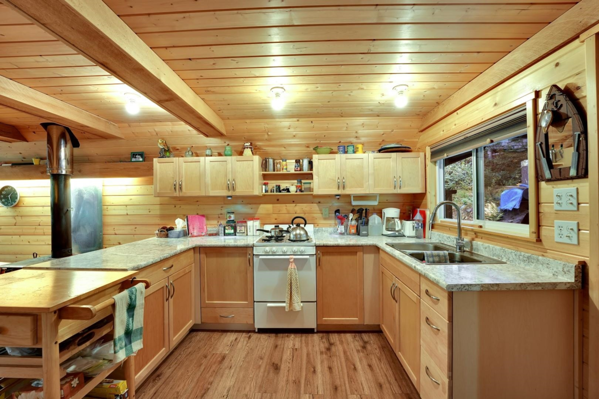 Guest Bathroom Photo of BLK C DL 2604 Long Island, Harrison Hot Springs, BC