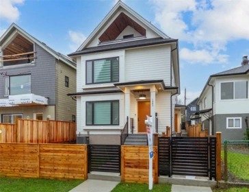 2 1982 Venables Street, Vancouver, BC, Vancouver — Half Duplex for sale
