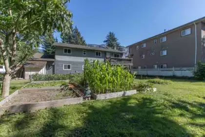 38069 Fifth Avenue, Squamish, BC, Squamish — Single Family Residence for sale