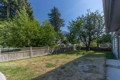 38069 Fifth Avenue, Squamish, BC, Squamish — Single Family Residence for sale