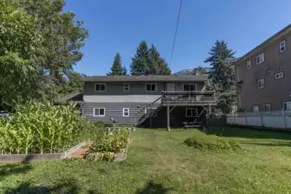 38069 Fifth Avenue, Squamish, BC, Squamish — Single Family Residence for sale