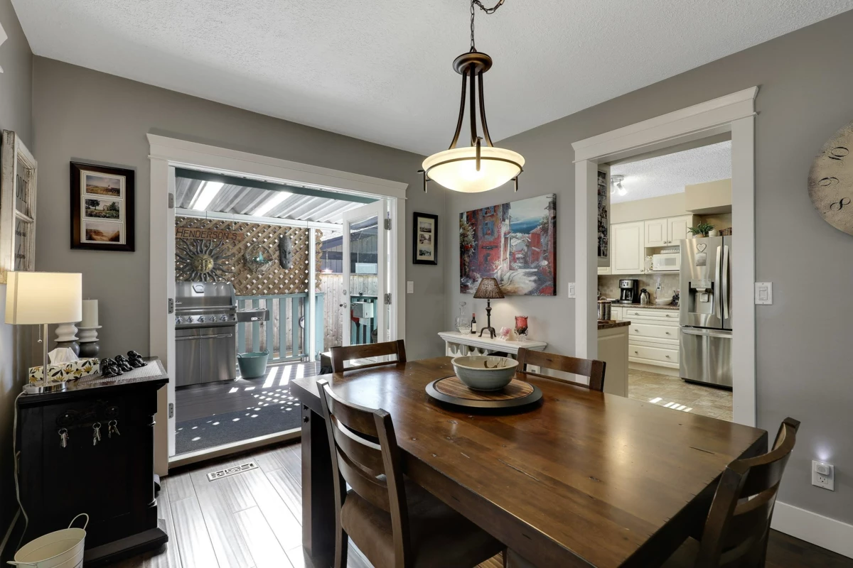 Kitchen Photo of 6306 195 Street, Surrey, BC