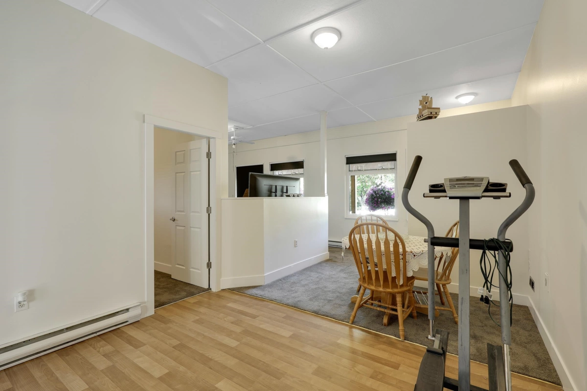 Powder Room Photo of 6306 195 Street, Surrey, BC