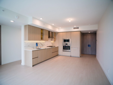 1302 13778 100 Avenue, Surrey, BC