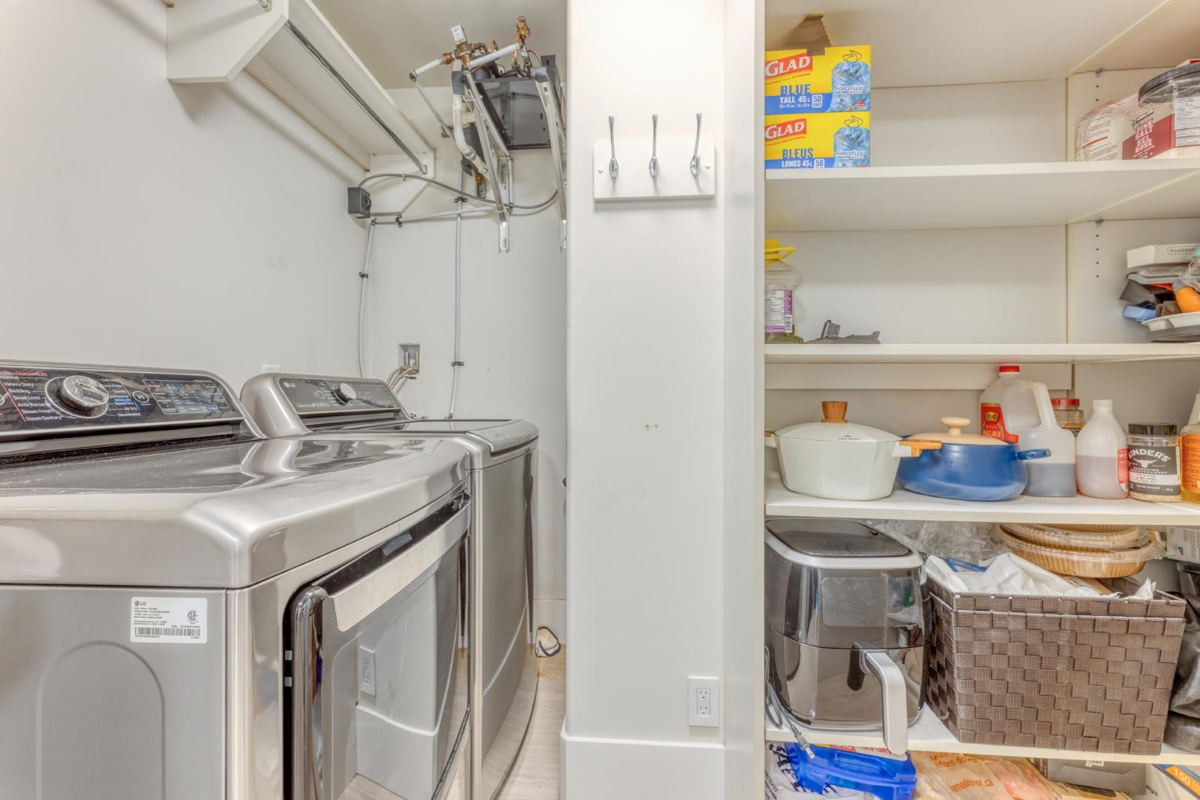 Front Yard Photo of 110 1328 Marinaside Crescent, Vancouver, BC