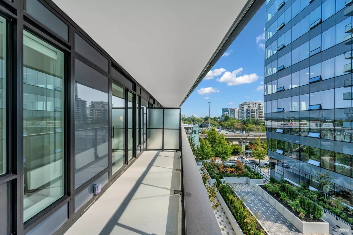 Laundry Room Photo of 607 5593 No. 3 Road, Richmond, BC