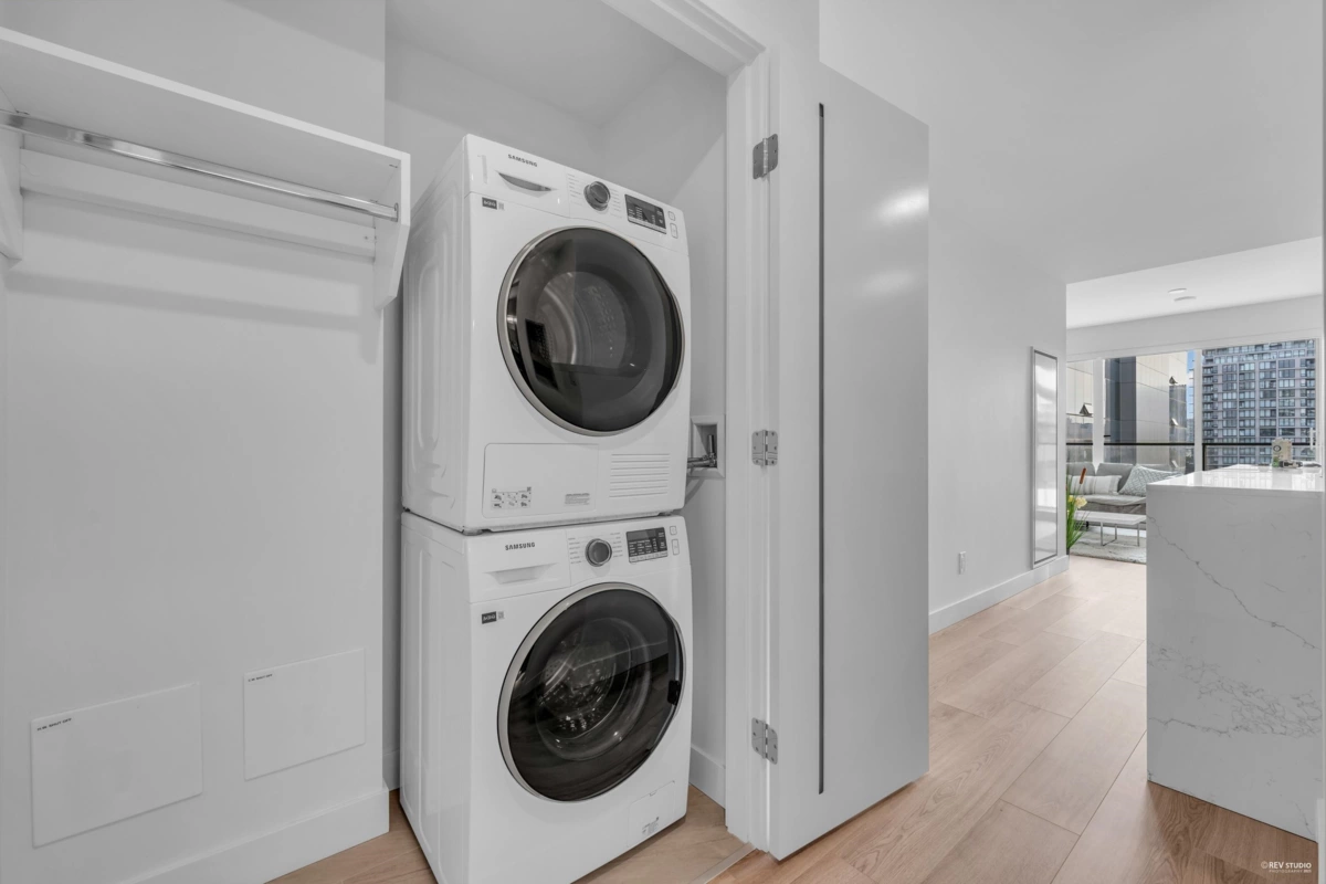 Loft / Bonus Room Photo of 607 5593 No. 3 Road, Richmond, BC