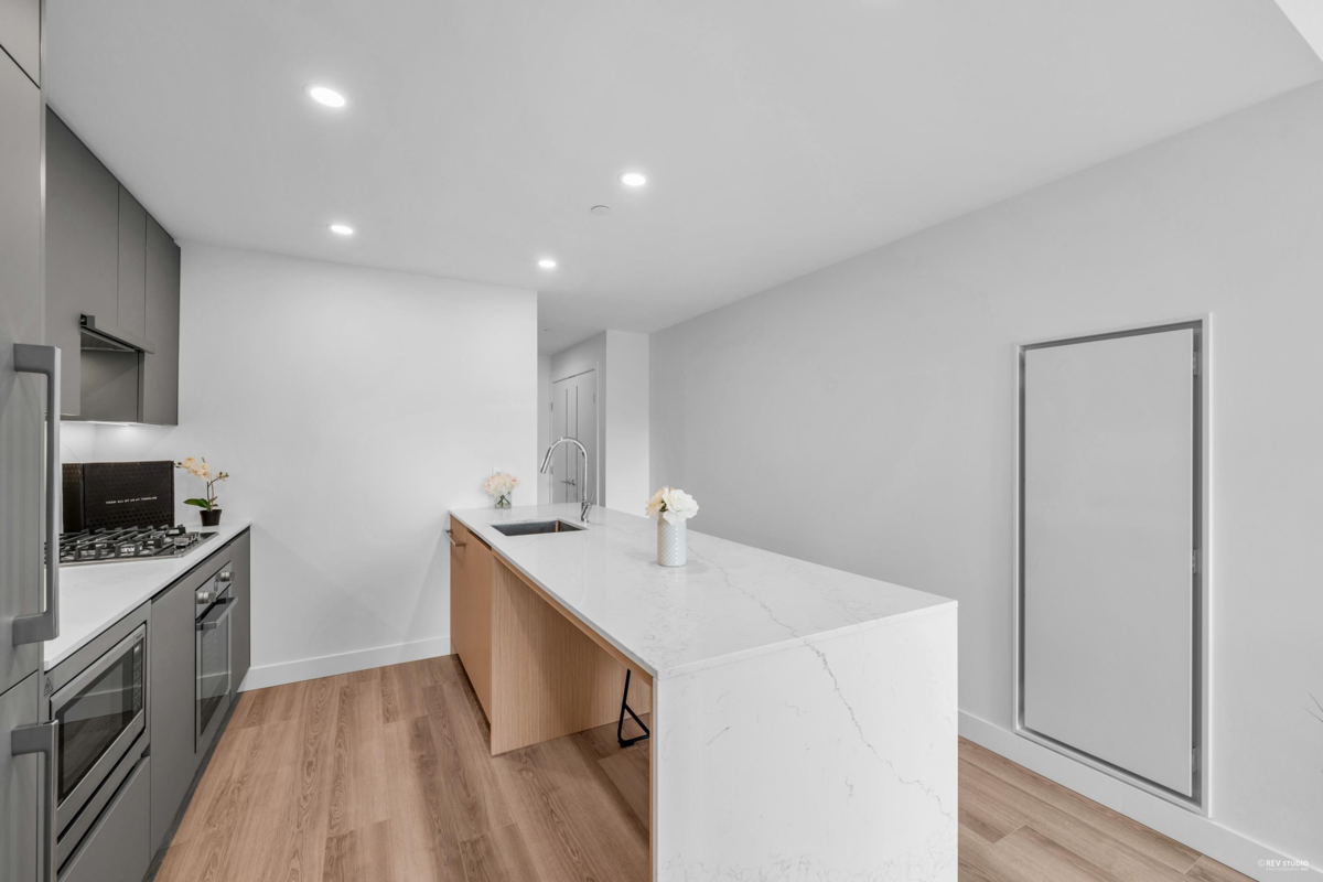 Primary Bathroom Photo of 607 5593 No. 3 Road, Richmond, BC