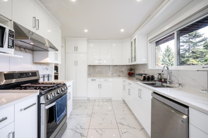 Breakfast Nook Photo of 1624 Coquitlam Avenue, Port Coquitlam, BC