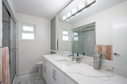 Kitchen Photo of 1624 Coquitlam Avenue, Port Coquitlam, BC