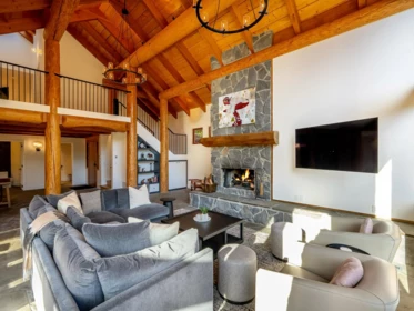 3231 Peak Drive, Whistler, BC, Whistler — Single Family Residence for sale