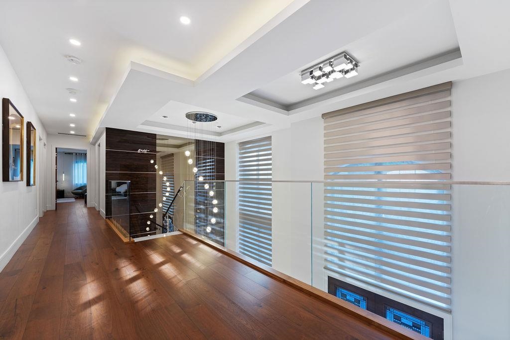 Basement Recreation Room Photo of 558 Glenross Road, West Vancouver, BC