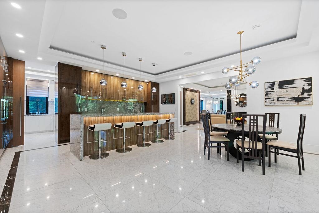 Breakfast Nook Photo of 558 Glenross Road, West Vancouver, BC