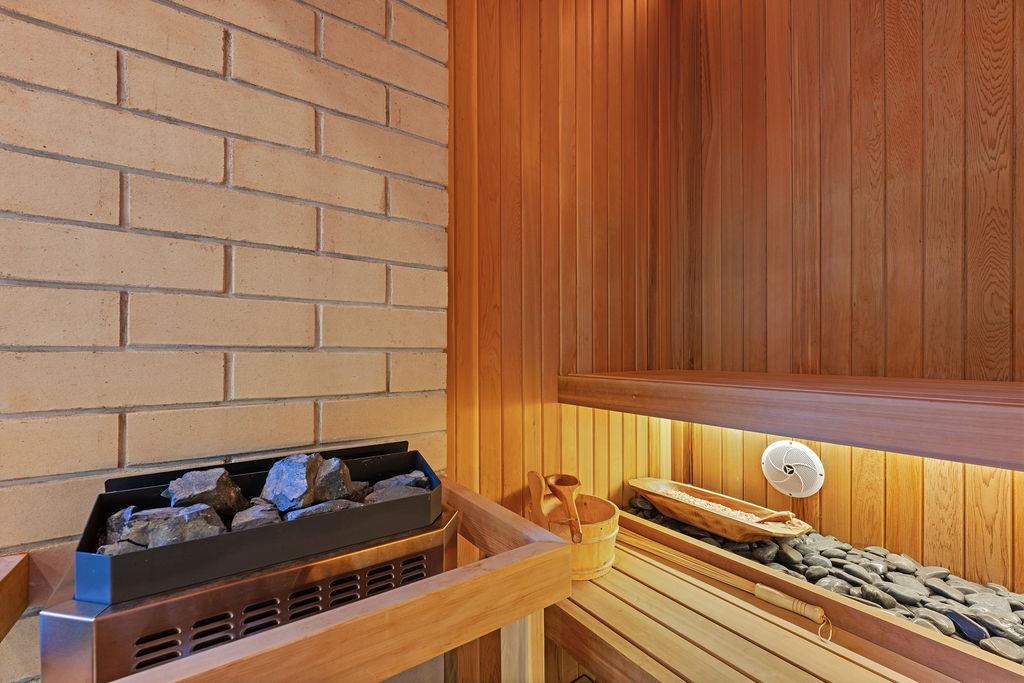 Community Amenities Photo (Clubhouse) of 558 Glenross Road, West Vancouver, BC