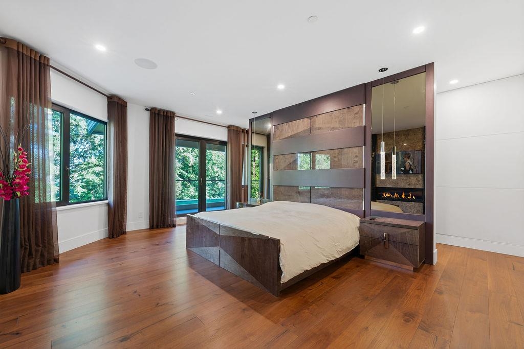 Laundry Room Photo of 558 Glenross Road, West Vancouver, BC