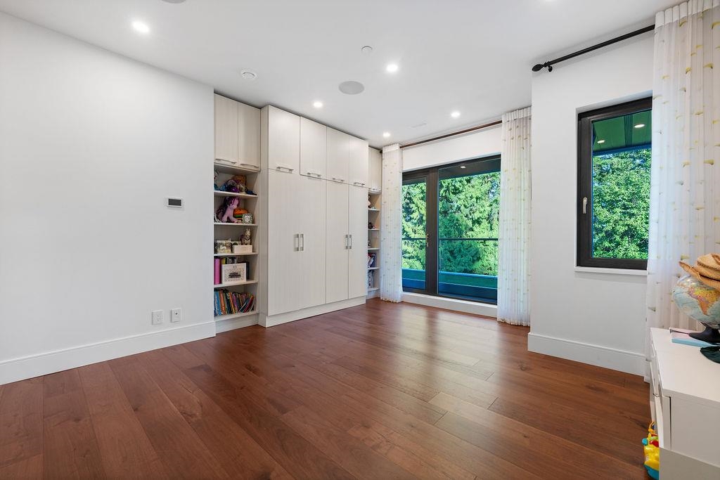 Outdoor Patio Photo of 558 Glenross Road, West Vancouver, BC