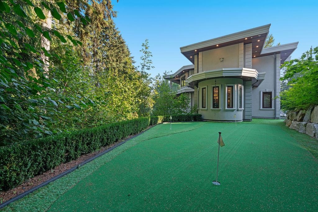 Playground / Recreational Area Near 558 Glenross Road, West Vancouver, BC