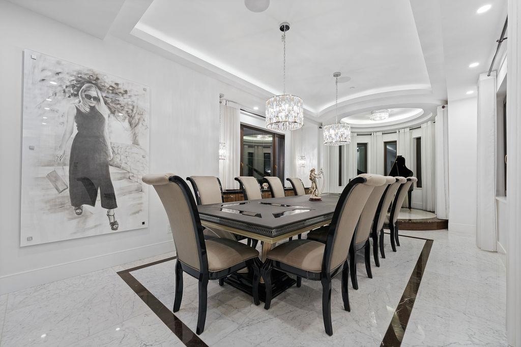 Primary Bathroom Photo of 558 Glenross Road, West Vancouver, BC