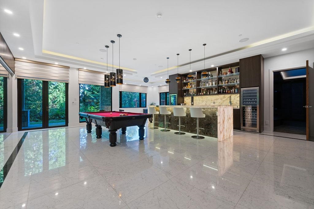 Swimming Pool Photo of 558 Glenross Road, West Vancouver, BC