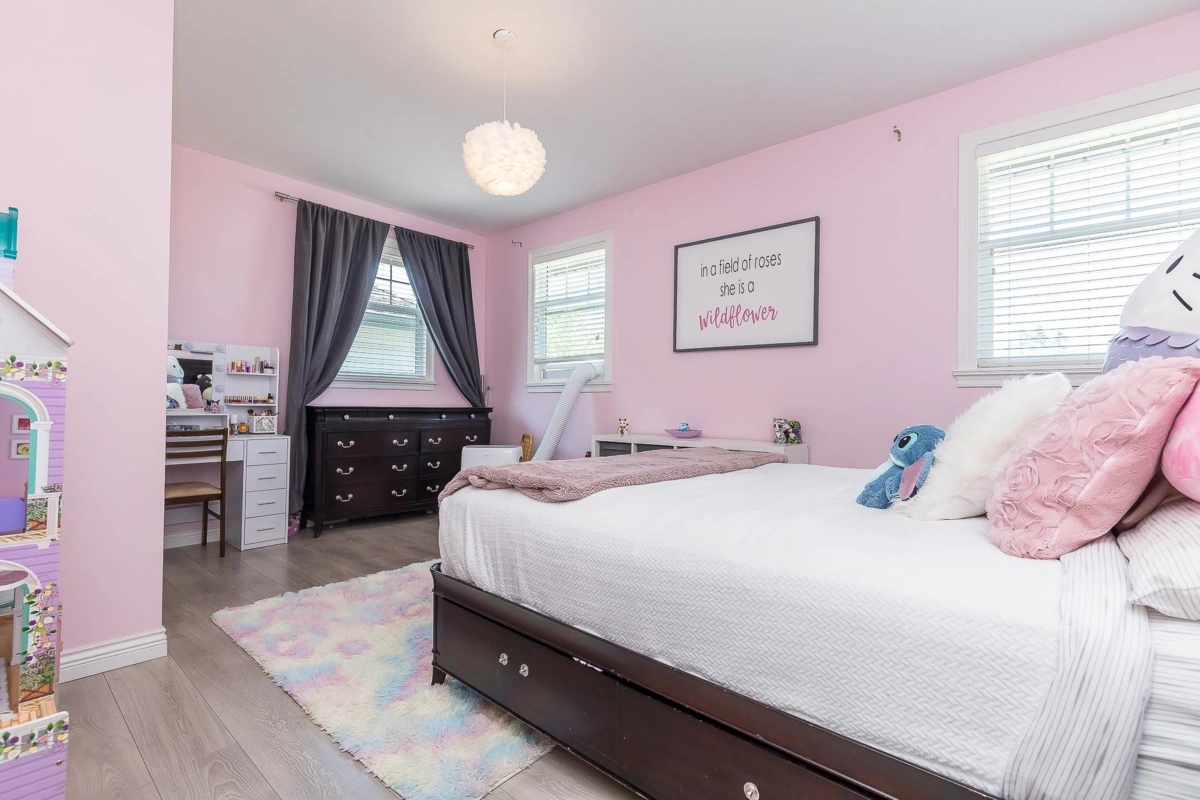 Garage Interior Photo of 8434 Fennell Street, Mission, BC