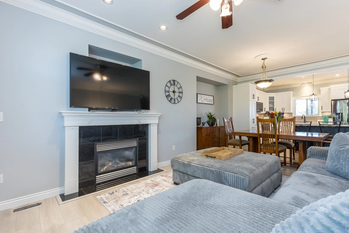 Guest Bathroom Photo of 8434 Fennell Street, Mission, BC