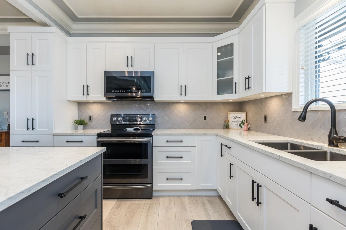 Kitchen Island Photo of 8434 Fennell Street, Mission, BC