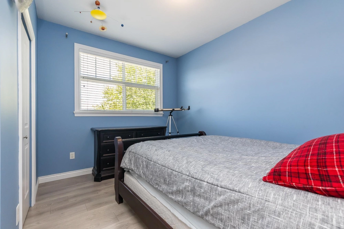 Staircase Photo of 8434 Fennell Street, Mission, BC