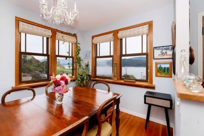589 Seaview Road, Gibsons, BC, Gibsons — Single Family Residence for sale