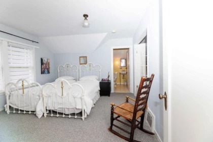 Hallway Photo of 589 Seaview Road, Gibsons, BC
