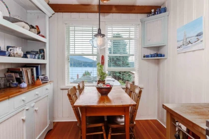 Kitchen Island Photo of 589 Seaview Road, Gibsons, BC