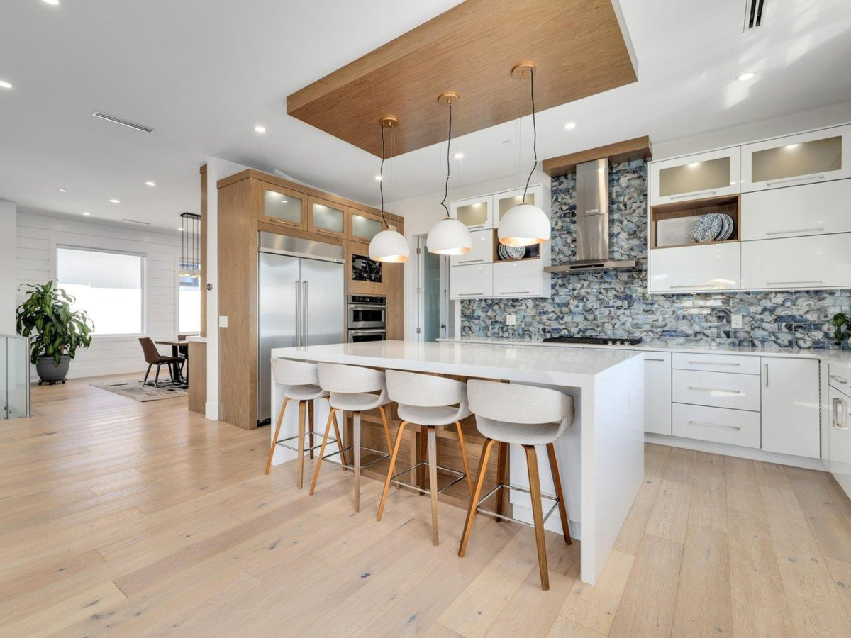 Dining Area Photo of 1126 Stevens Street, White Rock, BC