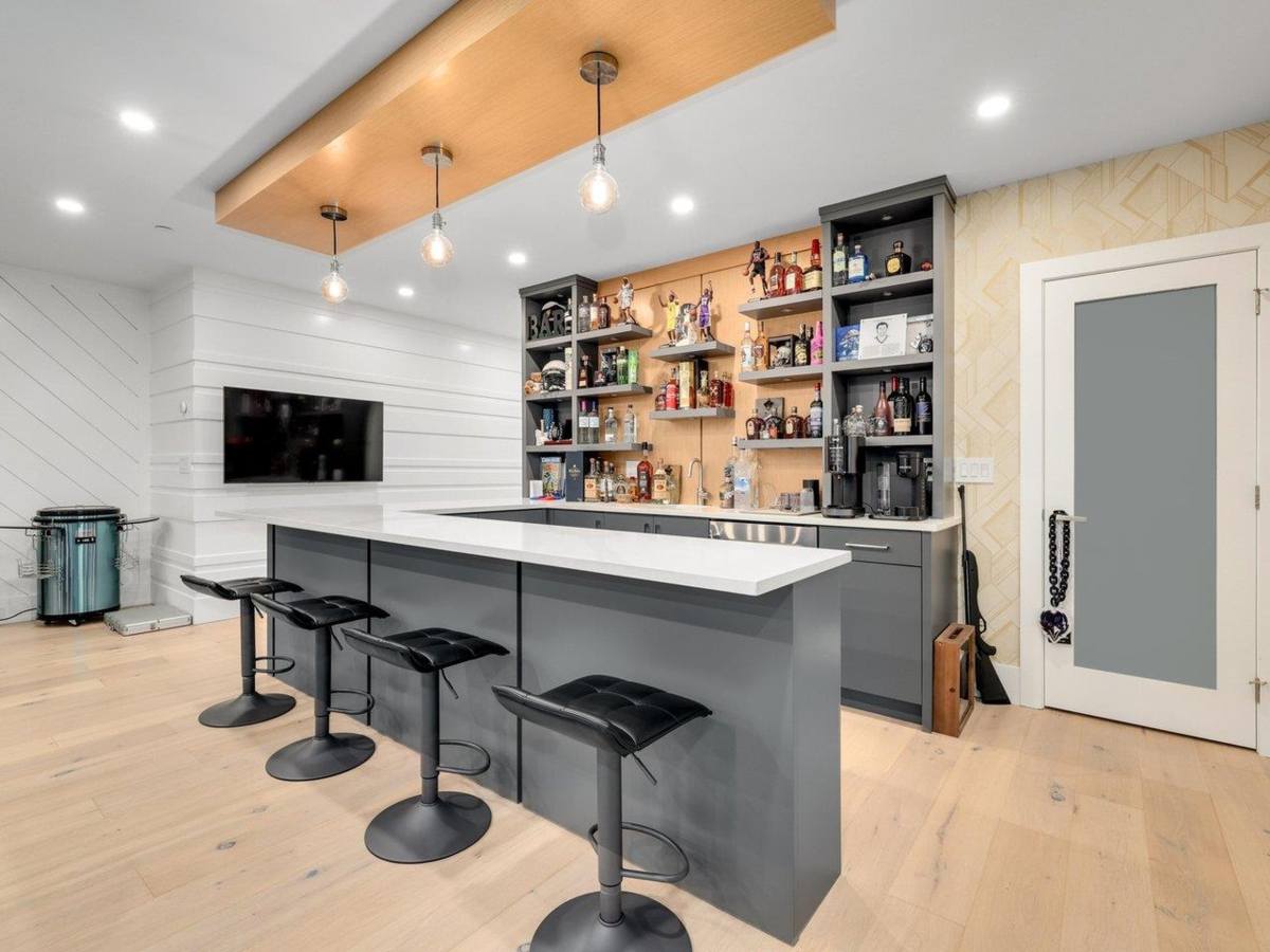 Mudroom Photo of 1126 Stevens Street, White Rock, BC