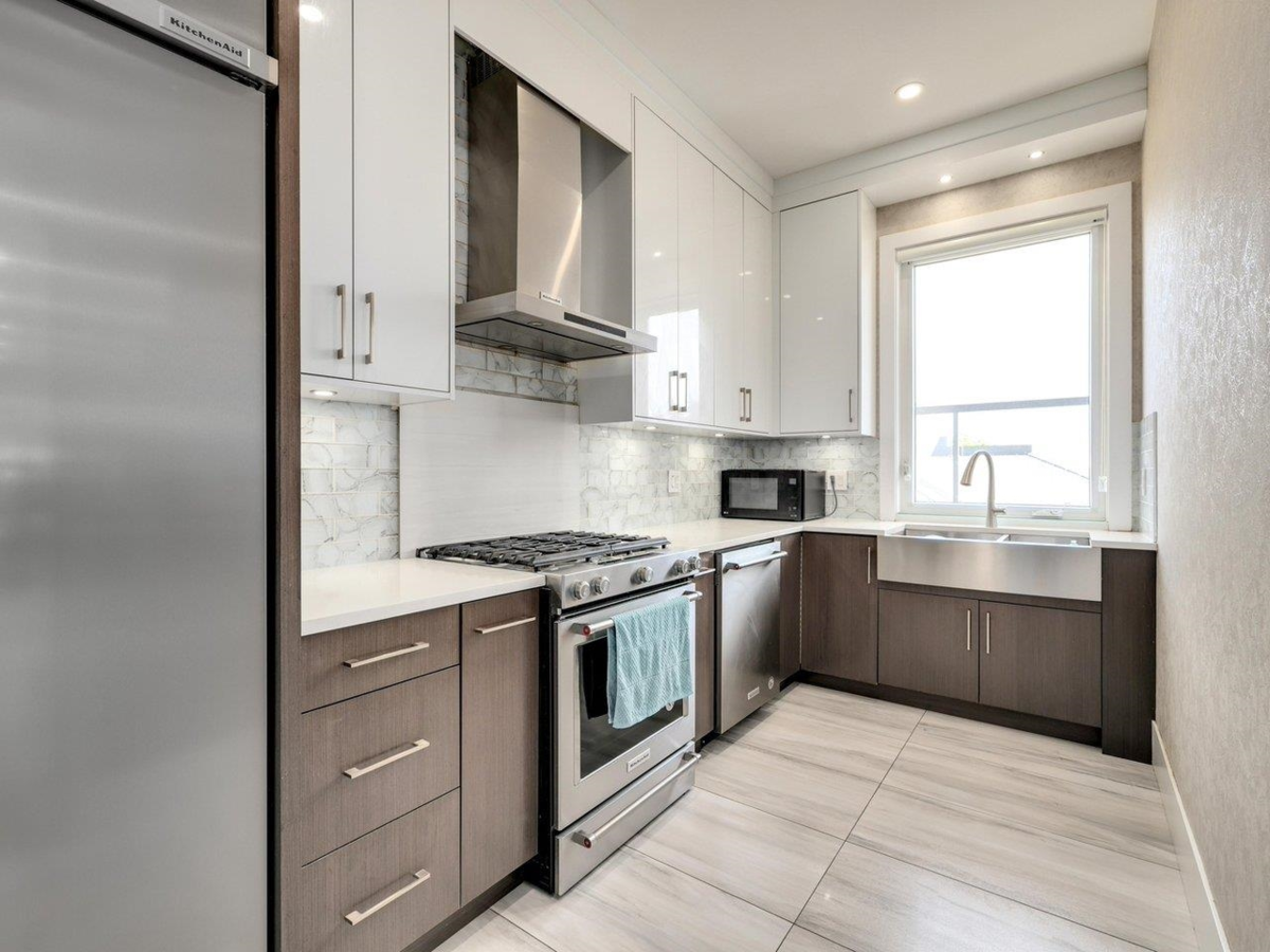 Pantry Photo of 1126 Stevens Street, White Rock, BC