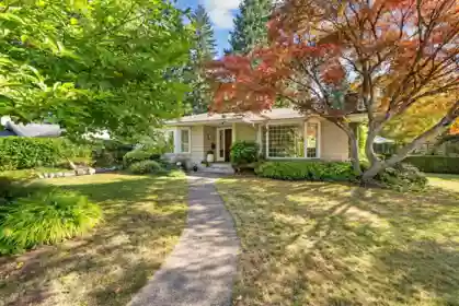 2000 Lloyd Avenue, North Vancouver, BC, North Vancouver — Single Family Residence for sale