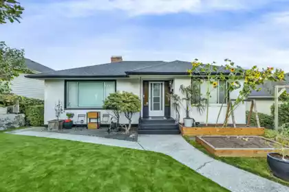 831 Surrey Street, New Westminster, BC, New Westminster — Single Family Residence for sale
