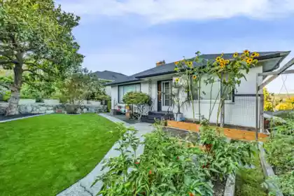 831 Surrey Street, New Westminster, BC, New Westminster — Single Family Residence for sale