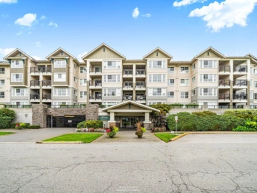 225 19673 Meadow Gardens Way, Pitt Meadows, BC, Pitt Meadows — Apartment/Condo for sale