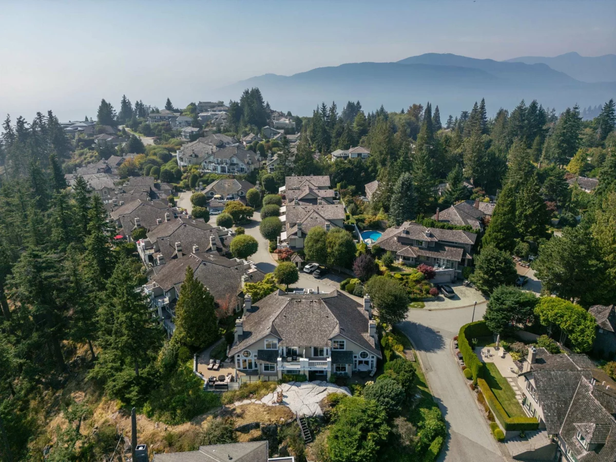 Office / Den Photo of 1 5110 Alderfeild Place, West Vancouver, BC