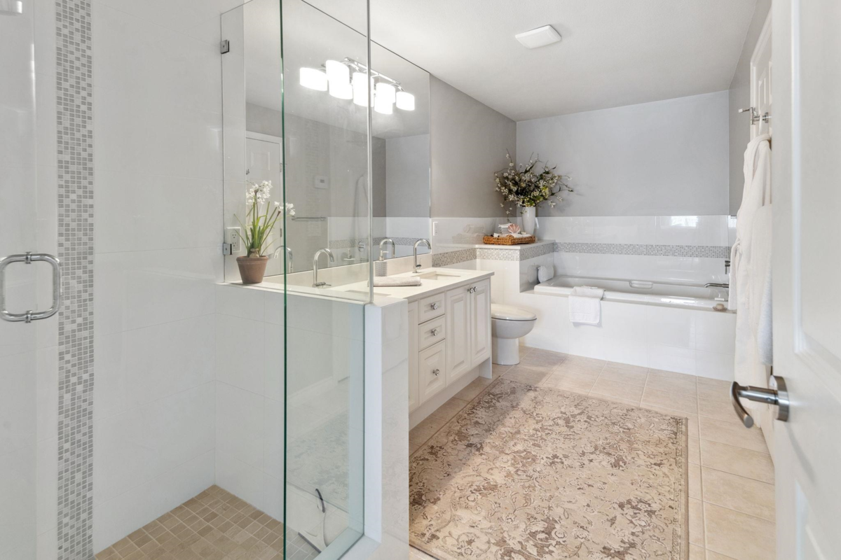 Pantry Photo of 1 5110 Alderfeild Place, West Vancouver, BC