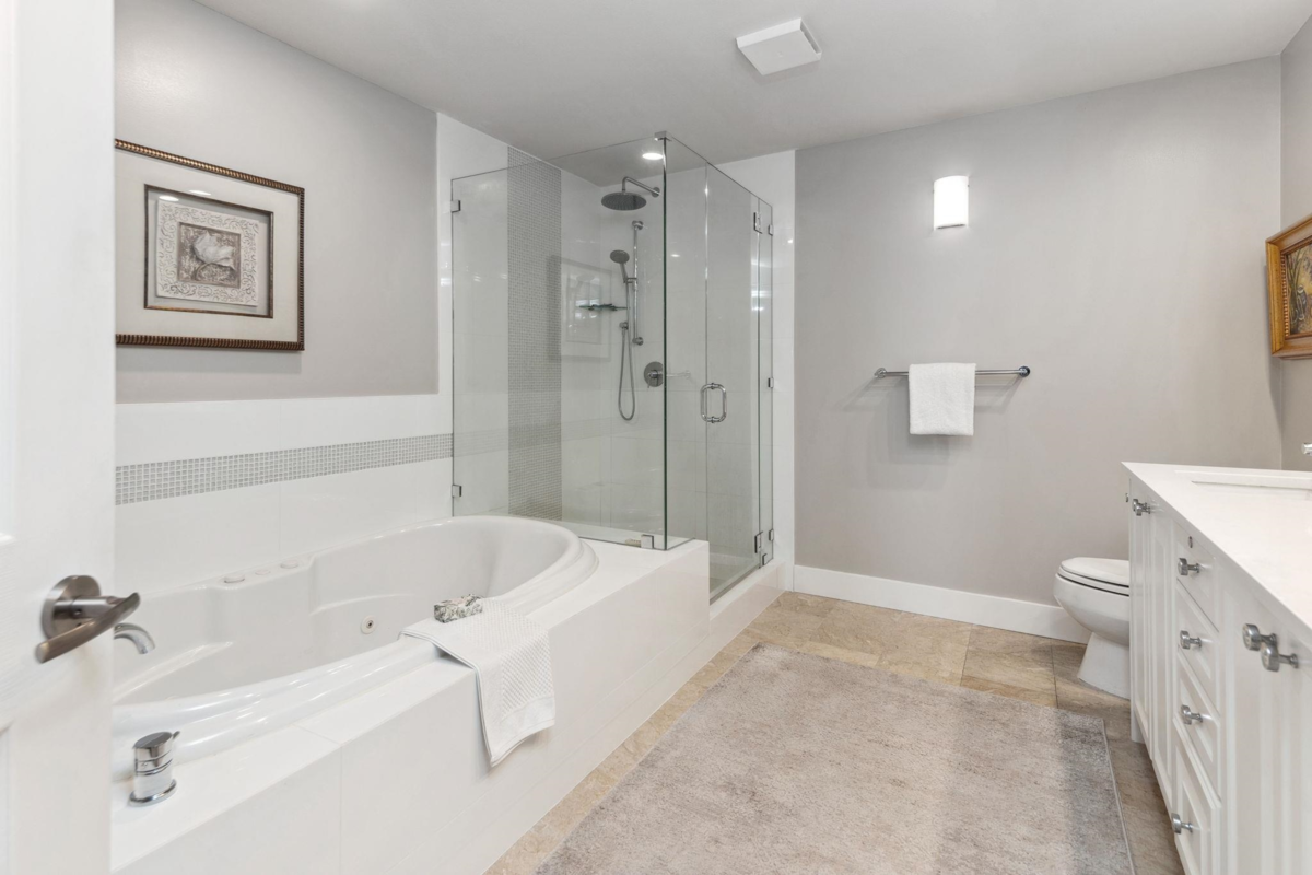 Primary Bedroom Photo of 1 5110 Alderfeild Place, West Vancouver, BC