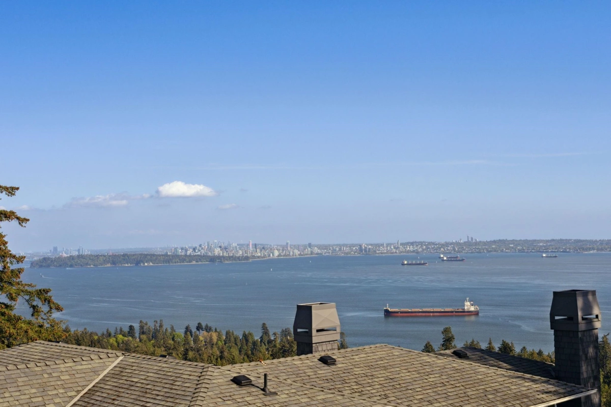 Staircase Photo of 1 5110 Alderfeild Place, West Vancouver, BC