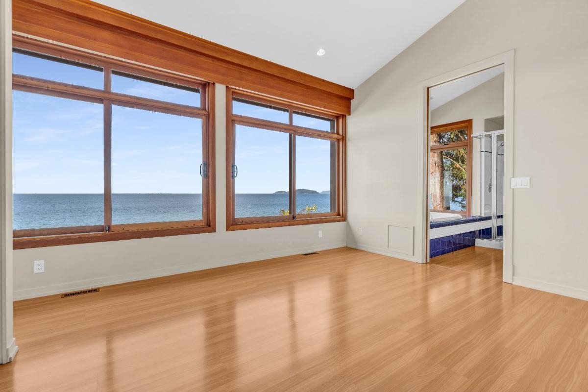 Entry Foyer Photo of 4893 Sunshine Coast Highway, Sechelt, BC