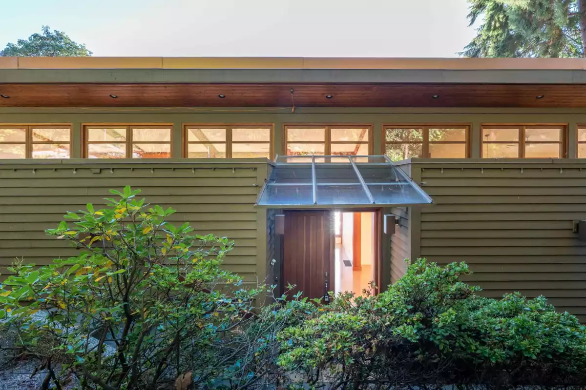 Family Room Photo of 4893 Sunshine Coast Highway, Sechelt, BC